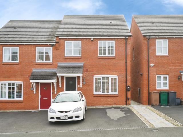 3 bedroom terraced house for sale