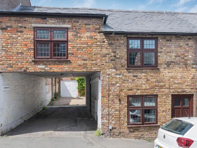 3 bedroom terraced house for sale