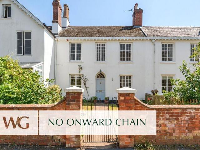 3 bedroom terraced house for sale