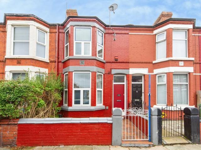 3 bedroom terraced house for sale