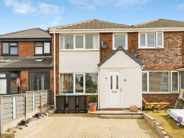 3 bedroom terraced house for sale