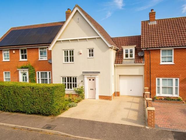 3 bedroom terraced house for sale