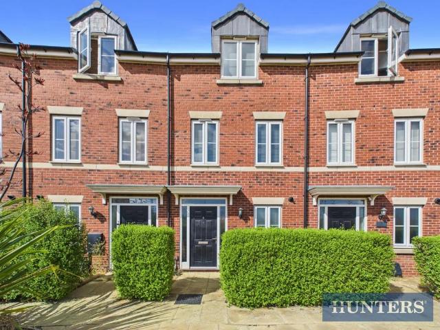 3 bedroom terraced house for sale