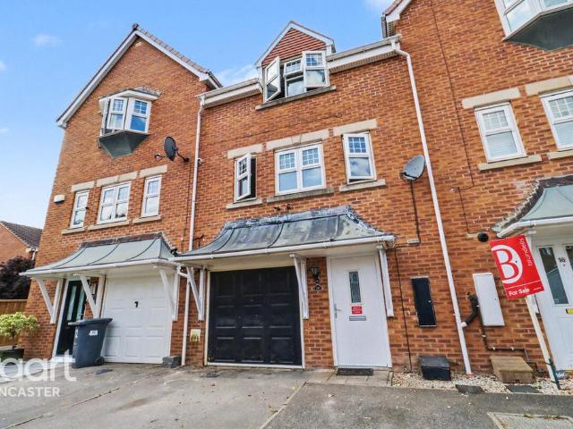 3 bedroom terraced house for sale