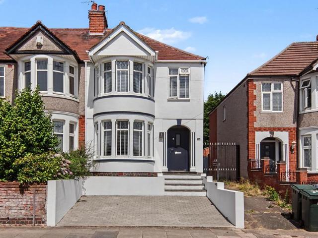 3 bedroom terraced house for sale