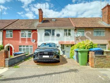 3 bedroom terraced house for sale