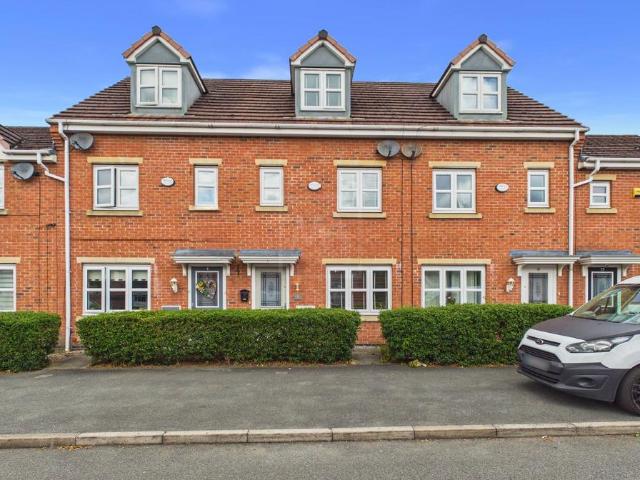 3 bedroom terraced house for sale
