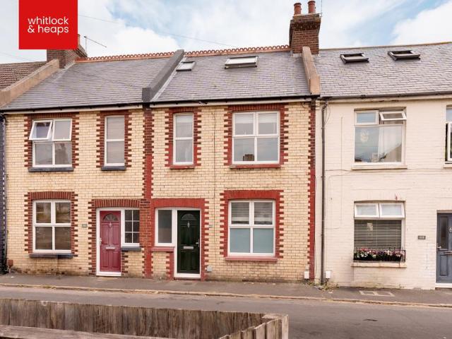 3 bedroom terraced house for sale