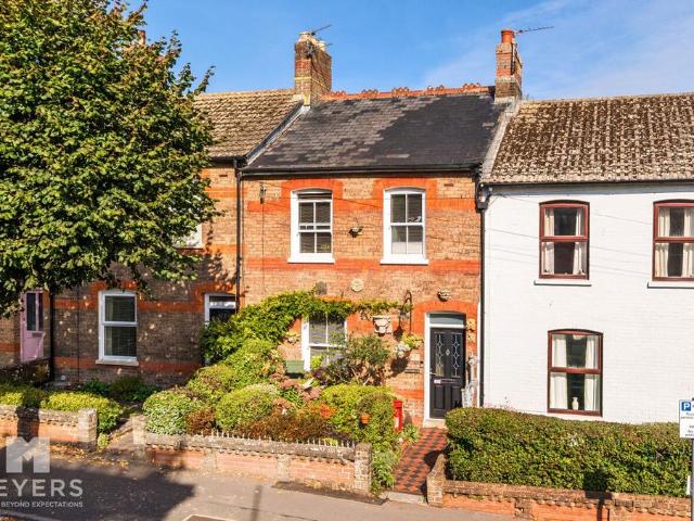 3 bedroom terraced house for sale