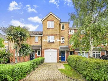 3 bedroom terraced house for sale