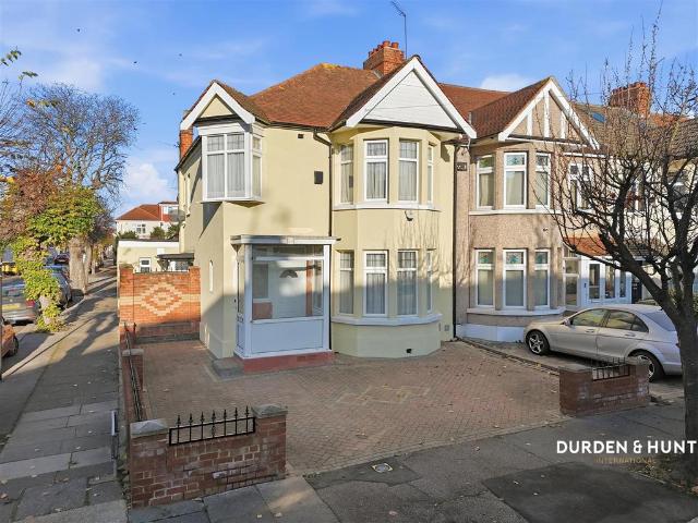 3 bedroom end of terrace house for sale