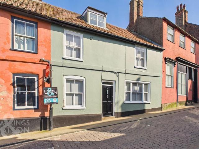3 bedroom terraced house for sale