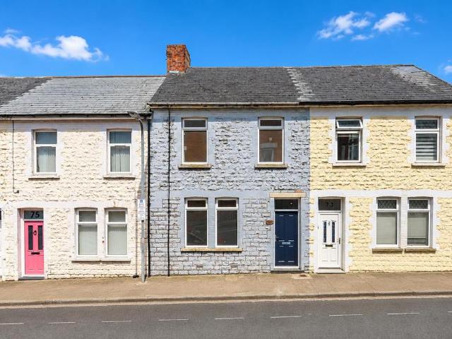 3 bedroom terraced house for sale