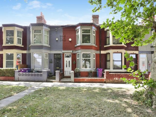 3 bedroom terraced house for sale
