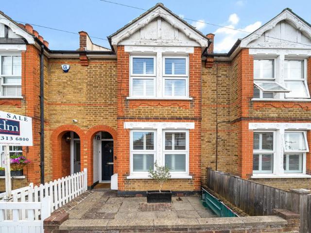 3 bedroom terraced house for sale