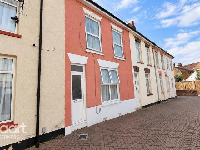 3 bedroom terraced house for sale