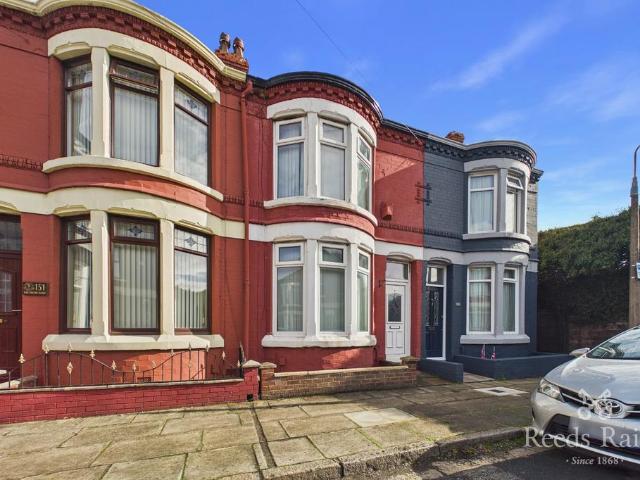 3 bedroom terraced house for sale