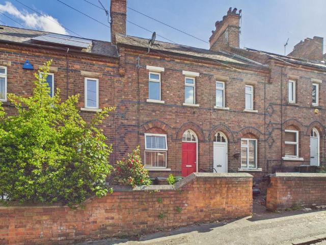 3 bedroom terraced house for sale