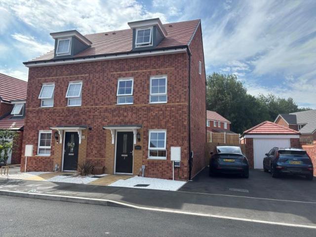 3 bedroom terraced house for sale