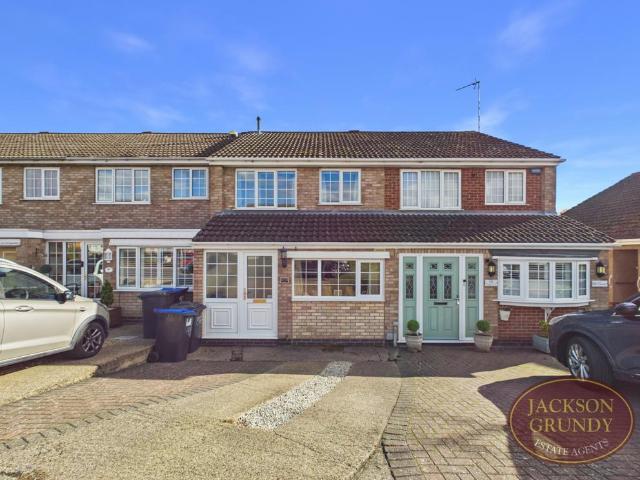 3 bedroom terraced house for sale