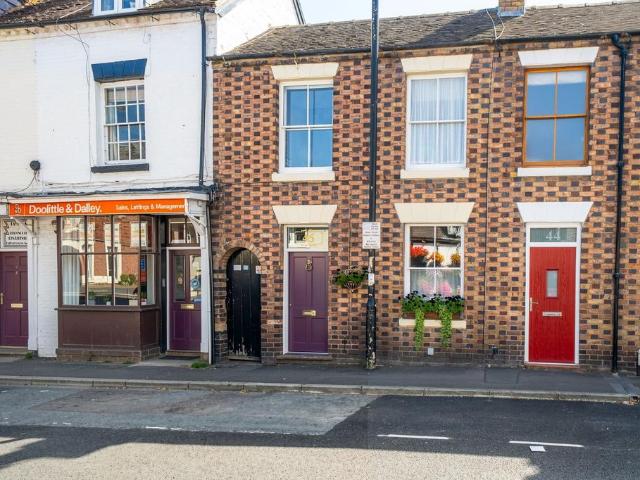 3 bedroom terraced house for sale