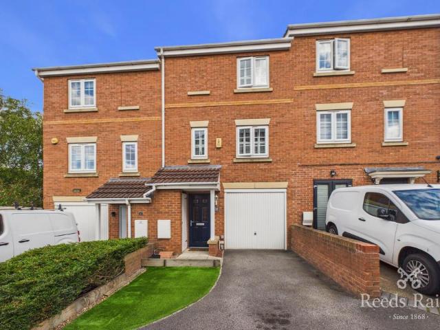 3 bedroom terraced house for sale