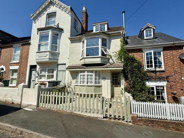 3 bedroom terraced house for sale