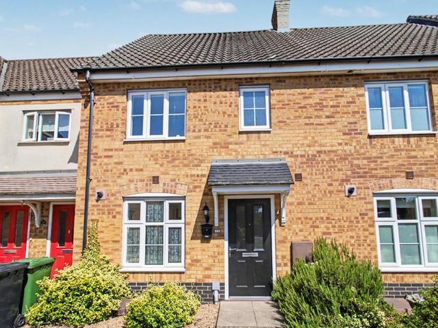 3 bedroom terraced house for sale