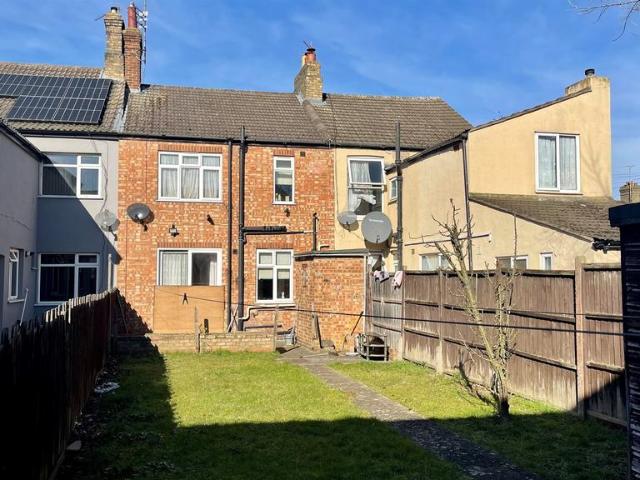 3 bedroom terraced house for sale