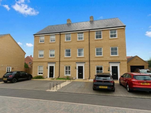 3 bedroom terraced house for sale