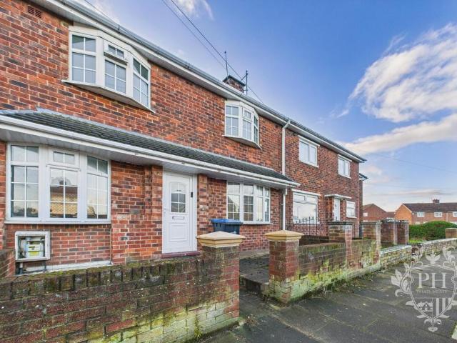 3 bedroom terraced house for sale