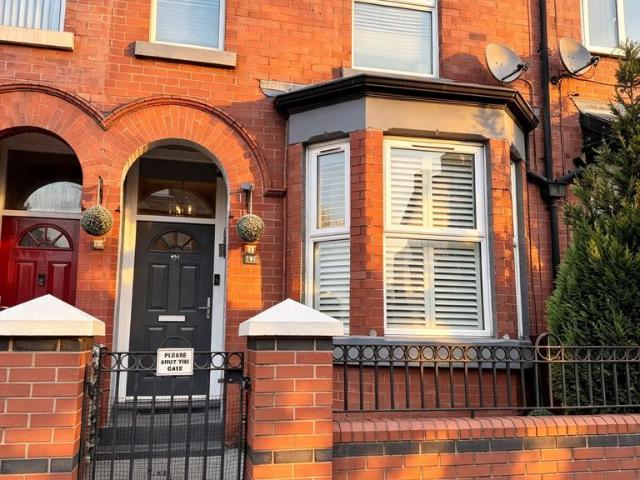 3 bedroom terraced house for sale