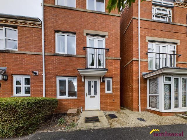 3 bedroom terraced house for sale