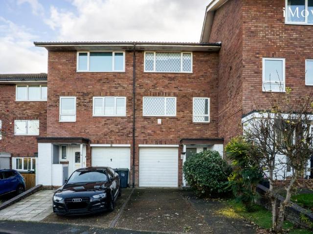 4 bedroom terraced house for sale