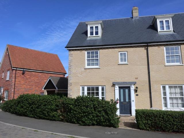 3 bedroom terraced house for sale