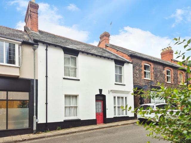 3 bedroom terraced house for sale