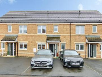 3 bedroom terraced house for sale