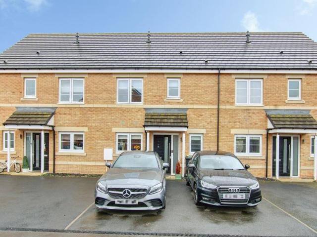 3 bedroom terraced house for sale