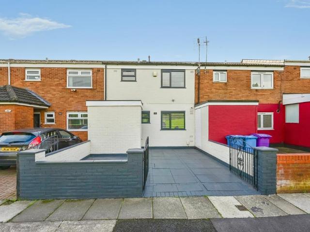 3 bedroom terraced house for sale