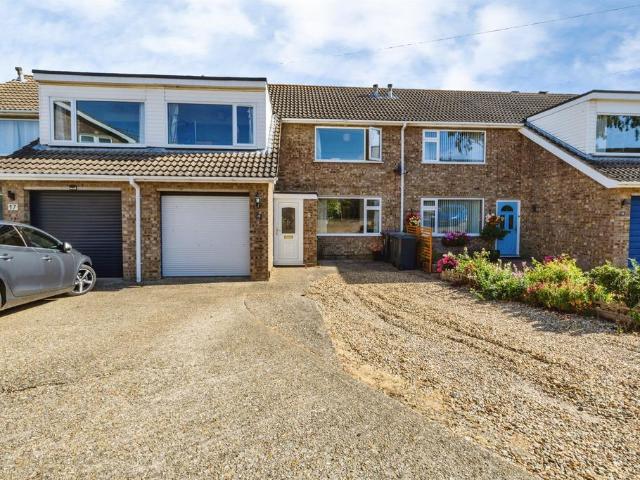 3 bedroom terraced house for sale