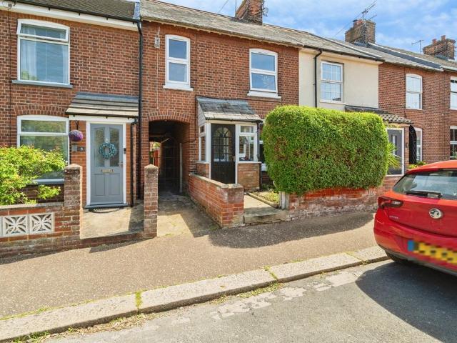 3 bedroom terraced house for sale