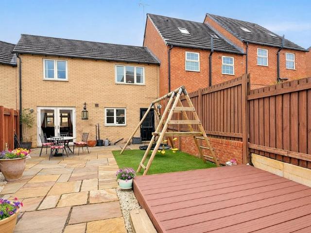 3 bedroom terraced house for sale