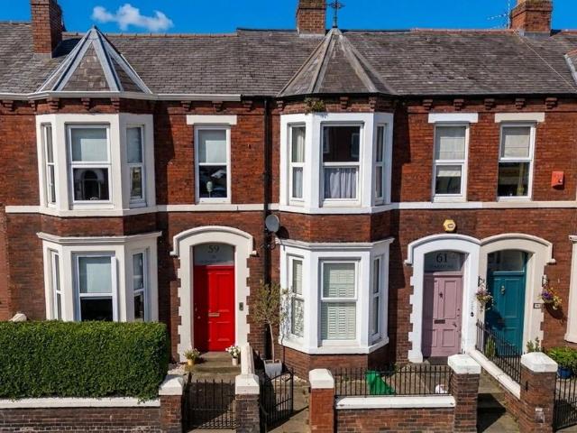 3 bedroom terraced house for sale
