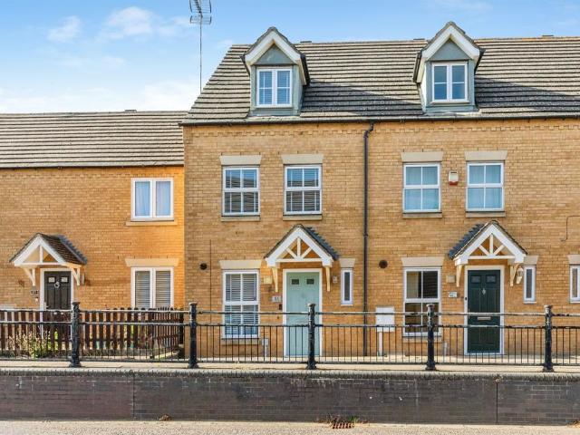 3 bedroom terraced house for sale