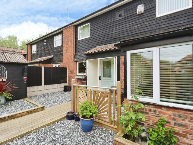 3 bedroom terraced house for sale