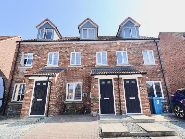 3 bedroom terraced house for sale