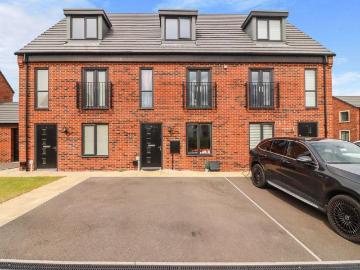 3 bedroom terraced house for sale
