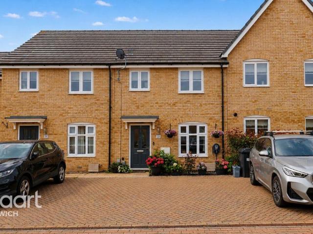 3 bedroom terraced house for sale