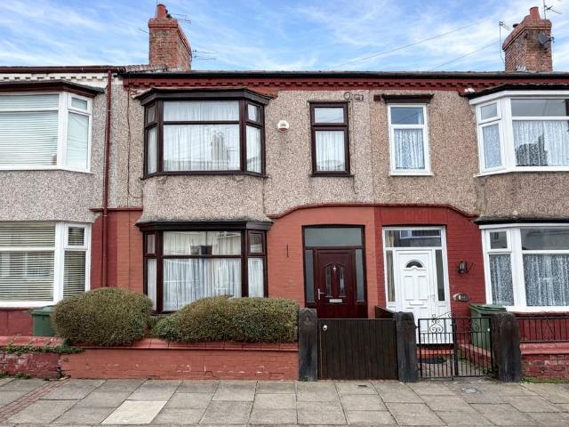 3 bedroom terraced house for sale