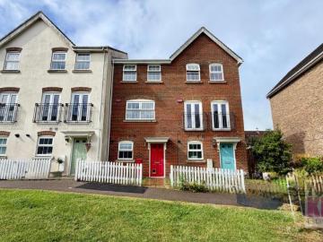 3 bedroom terraced house for sale